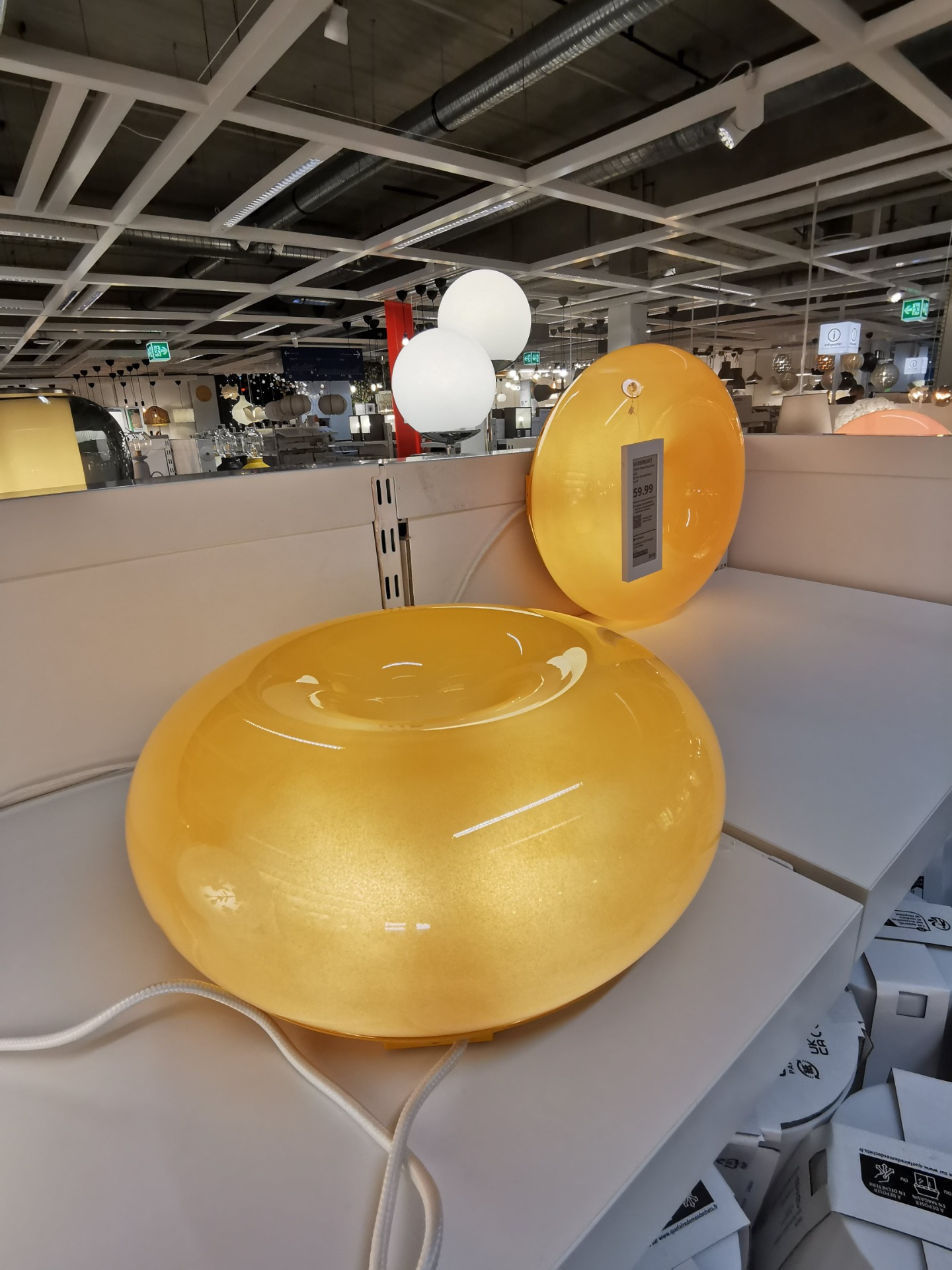 IKEA ドーナツ型ランプ VARMBLIXT IKEA VARMBLIXT ドーナツランプ